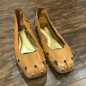Soft, flat, brown leather sandals VINCE CAMUTO. Size 7.5